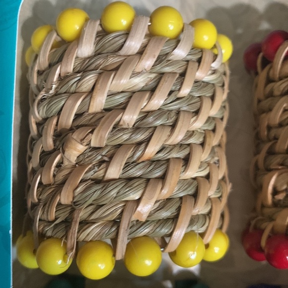 The Pioneer Woman Beaded Napkin Rings 8 piece 2 sets of 4 - Picture 3 of 13